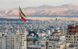 美伊紧张升温！美军向以通报对伊行动筹备，伊朗严...