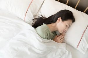 每天午睡和从不午睡的人，差距居然在“大脑年龄”上！